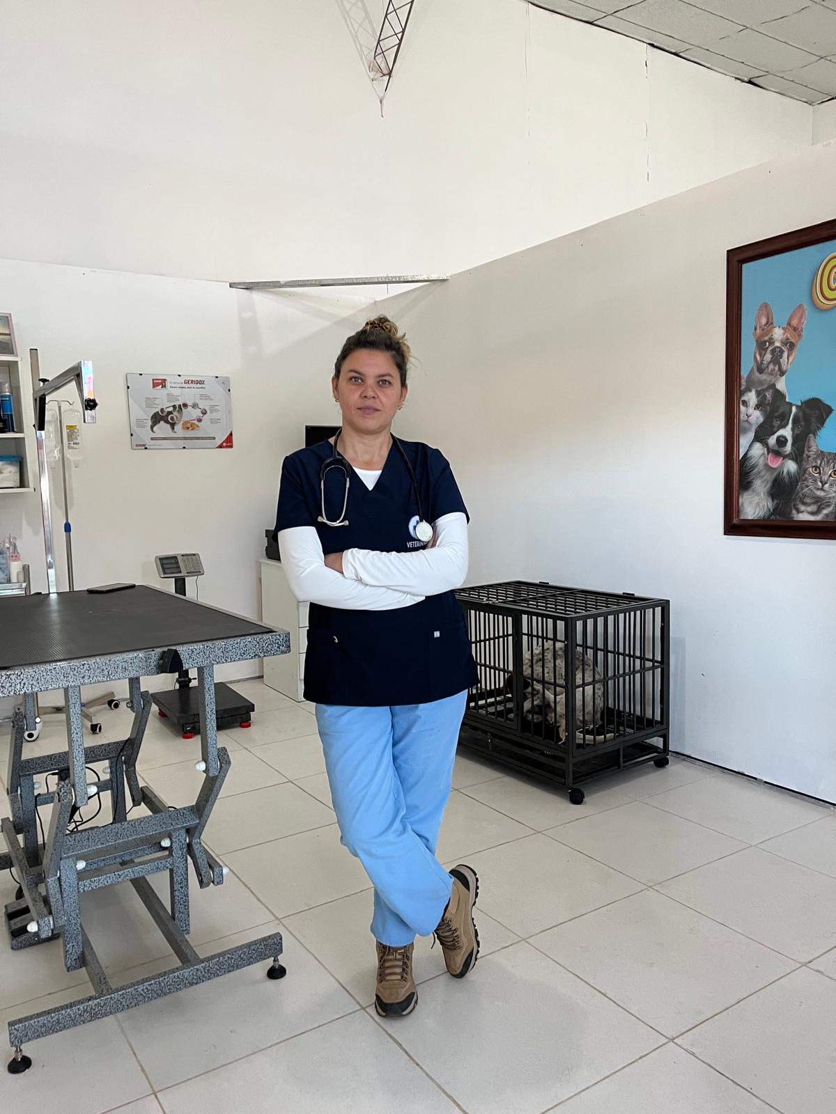 Gato con rabia mordió a profesional veterinaria / La Dra. Panizza espera la 4ª dosis de la vacuna y evitar consecuencias fatales